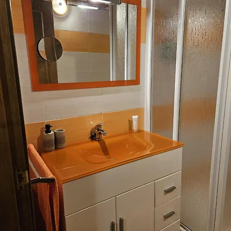 El Nido, * Casas del Castañar