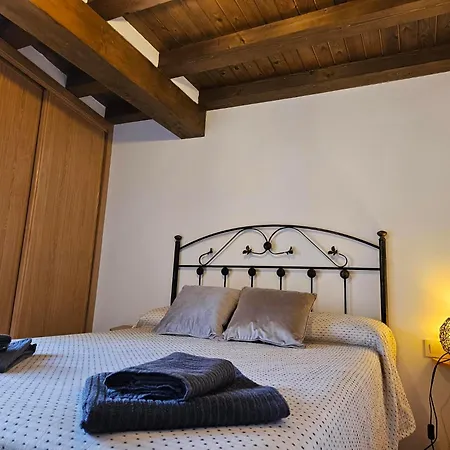 El Nido, * Casas del Castanar
