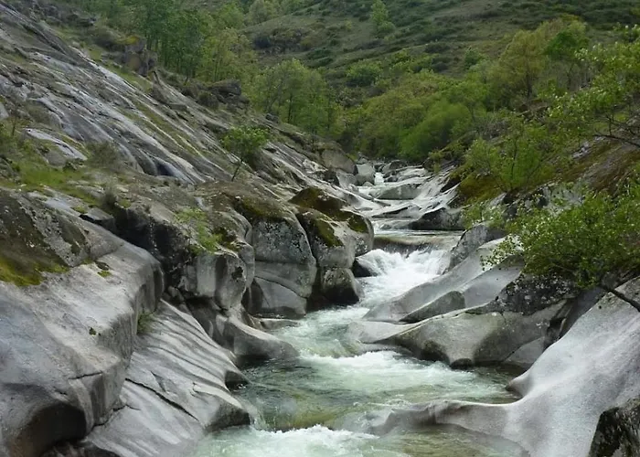 El Nido, * Casas del Castanar