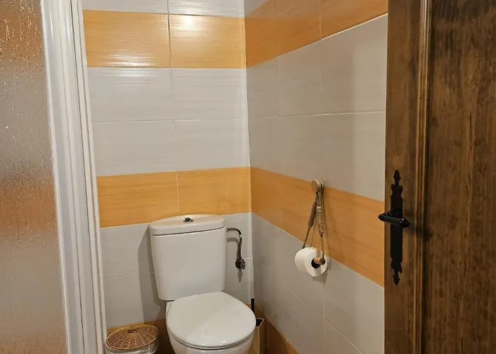 El Nido, Casas del Castanar