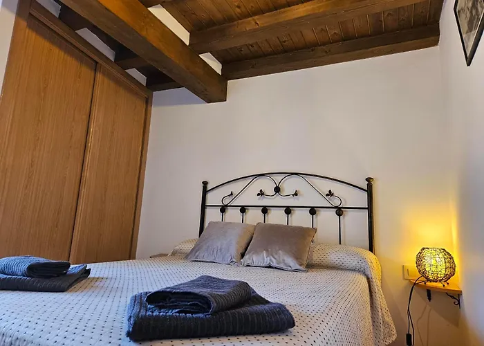 El Nido, * Casas del Castanar